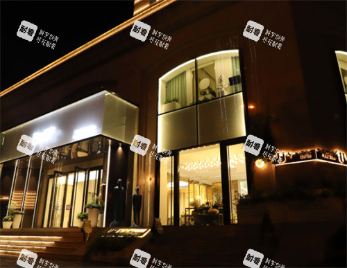 青岛博士医疗美容门头夜景