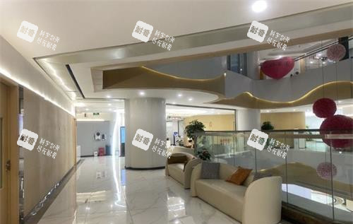成都军大整形美容医院二楼环境