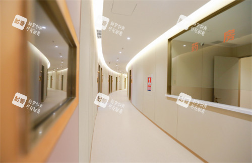 深圳富华医疗美容医院过道图