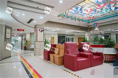 重庆骑士医院大厅候诊区