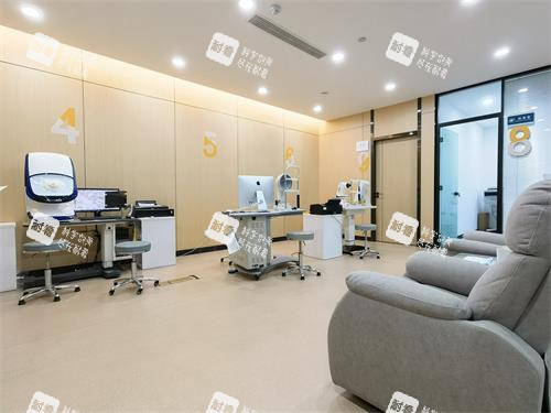青岛鹿晰眼科医院大厅