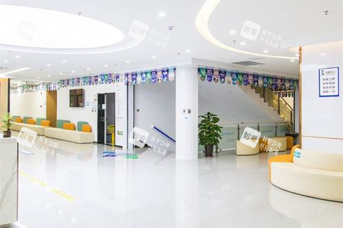 福州亮睛眼科医院二楼大厅 福州亮睛眼科医院二楼大厅