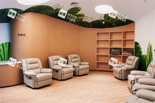 福州亮睛眼科医院休息区