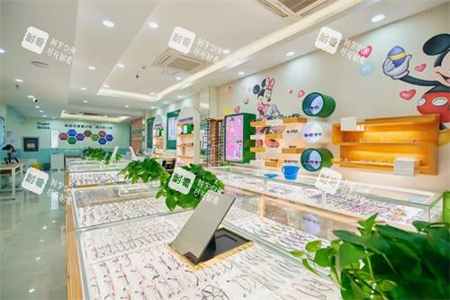 青岛福柏眼科医院视光区