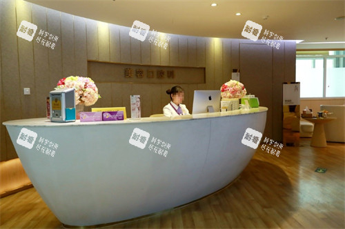 成都华美整形医院怎么样？华美紫馨18000㎡独栋+四级手术资质+艾剑英/邱伟等有名的医生攻略！