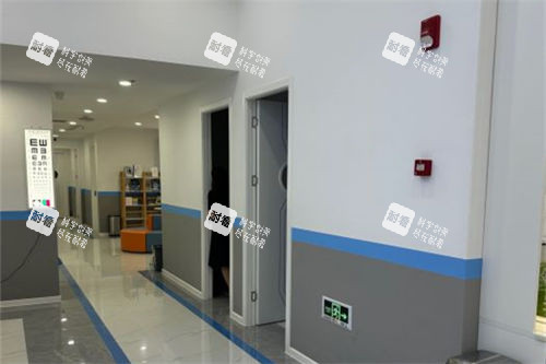 上海未来视界眼科浦东店诊疗区走廊