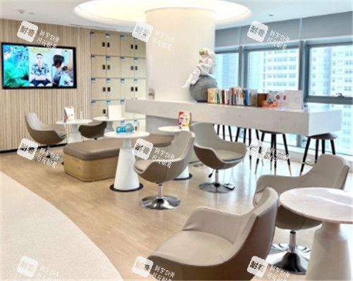 武汉悦瞳眼科等待区照片