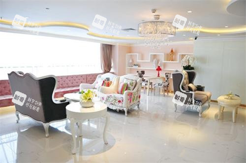 广州美莱整形医师团队介绍：胸/鼻/眼/吸脂专科专医更特色~