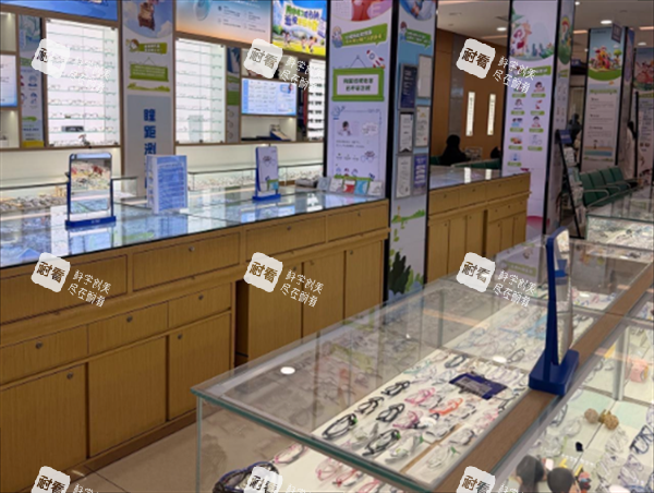 郑州爱尔眼科配镜室图 郑州爱尔眼科配镜室图