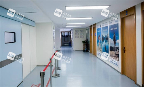 乌鲁木齐普瑞眼科医院走廊环境