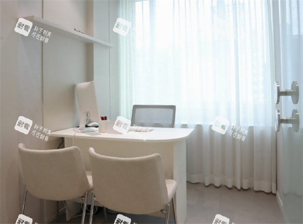 韩国丽尔丽整形外科面诊室