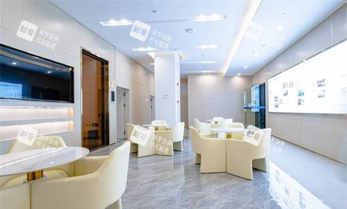 昆明华厦眼科医院等候区