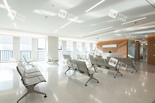 上海爱尔眼科医院角膜及眼表专科候诊区