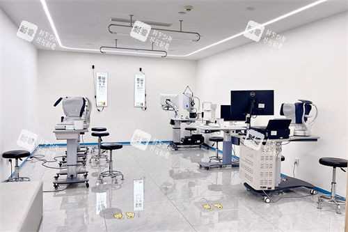 广州英华儿童眼科医院检查室