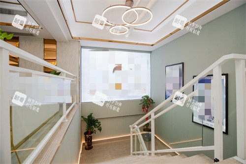 汕头莱美医疗美容门诊部楼梯间
