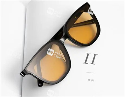 防晒眼镜的样子