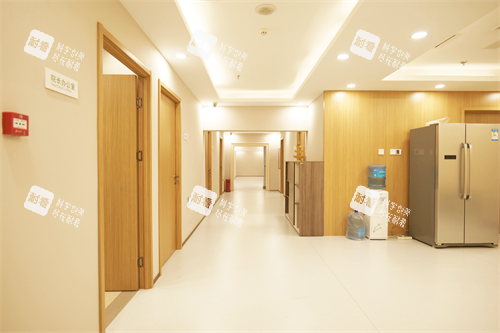 北京丽合整形医院医生办公室我啊