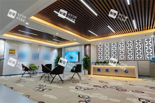 南阳尖峰眼科医院屈光中心