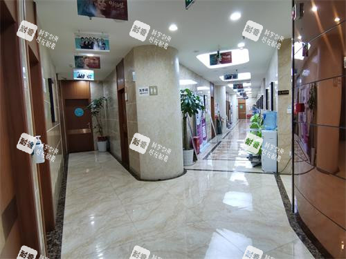 重重庆军美整形医院的大厅环境