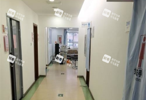 北京民众眼科医院走廊环境