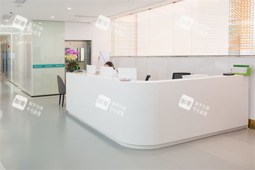 广州视百年眼科服务台