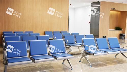 广州爱尔眼科医院休息区图片