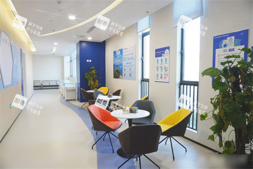 南通泽明眼科等候区 南通泽明眼科等候区