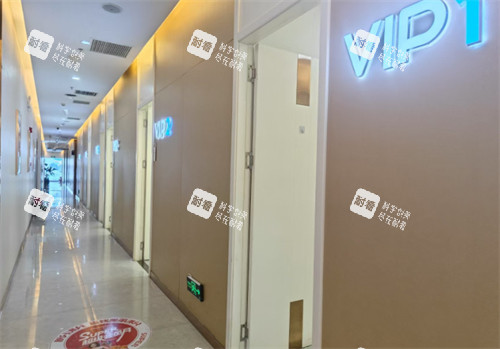 郑州蕾娜斯医疗美容医院楼道