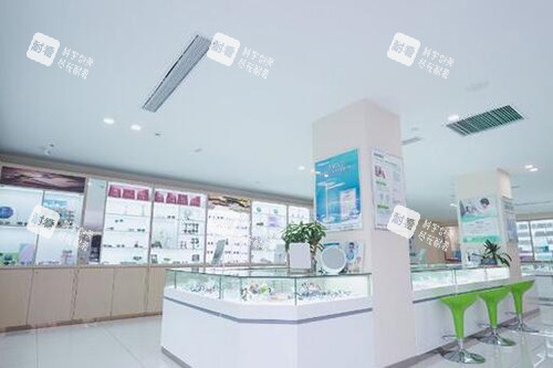 惠阳爱尔康明眼科医院配镜区
