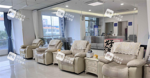 玉林爱尔眼科等待