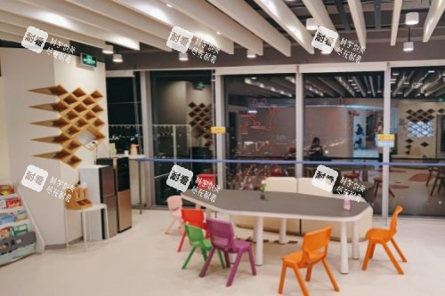 北京美和眼科医院候诊区