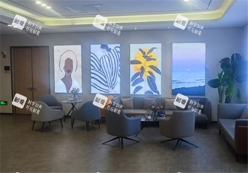 武汉爱尔眼科洪山医院休闲等待区