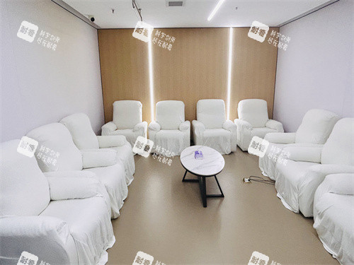 广州华厦眼科休息区