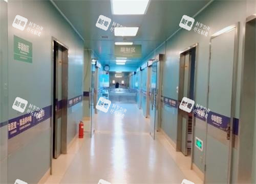 武汉中翰整形楼道