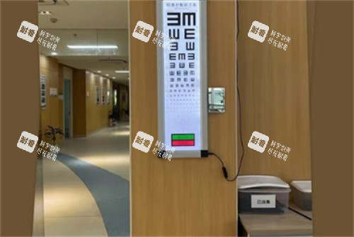 常州泽明眼科走廊环境图
