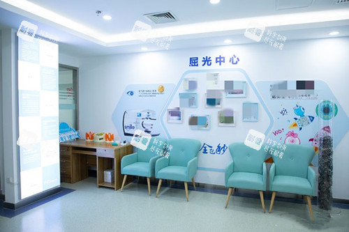 北京华厦民众眼科屈光中心等候区环境