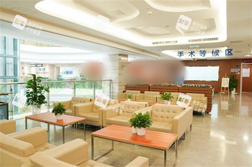 广州爱尔眼科医院手术等候区