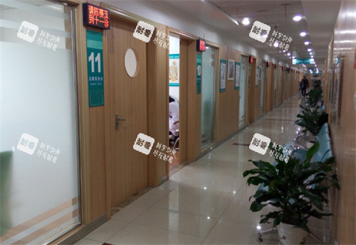南京妇儿堂医院走廊照片