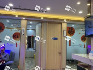 北京碧莲盛植发诊室外