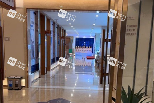 温州和平整形医院内部过道环境示意图