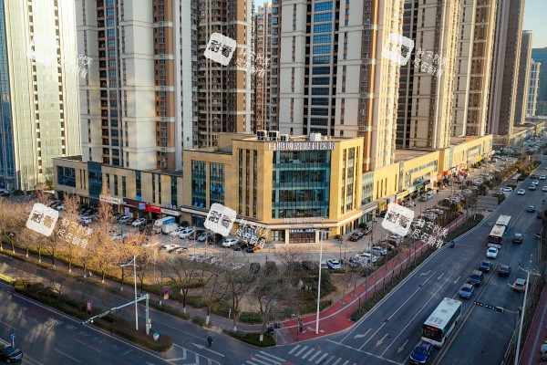 日照博恩眼科门头全景（正面 街道）