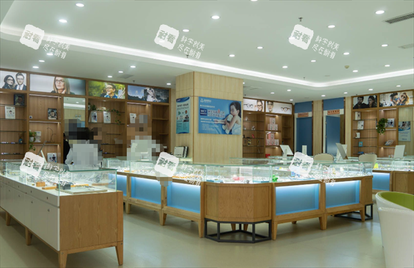 贵州晶朗眼科配镜区