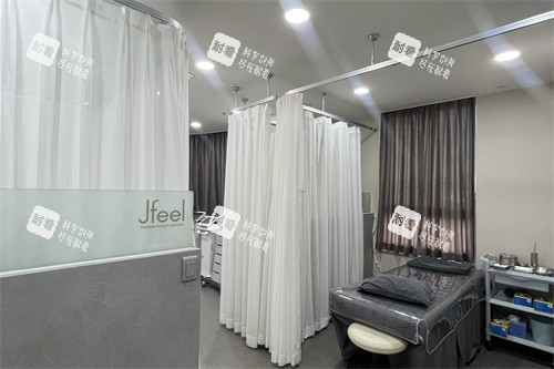 韩国Jfeel桔艺菲皮肤科弘大店诊疗区
