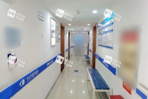 许昌华厦眼科医院走廊
