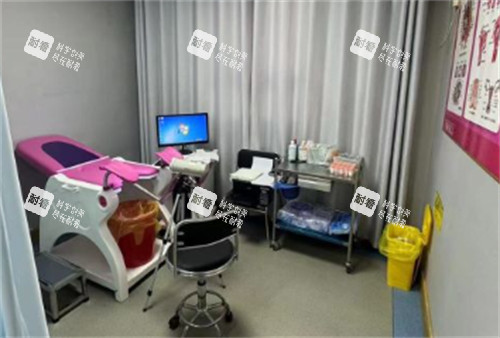 南阳天山妇产医院检查室
