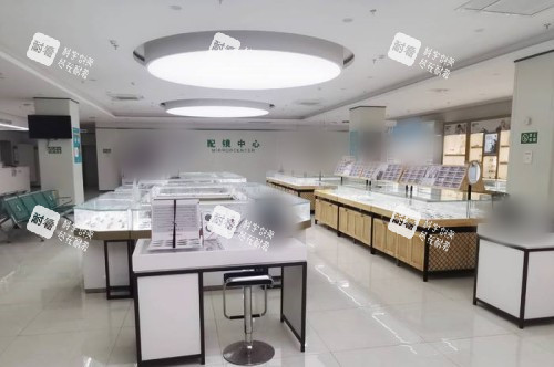 合肥东南眼科医院配镜区