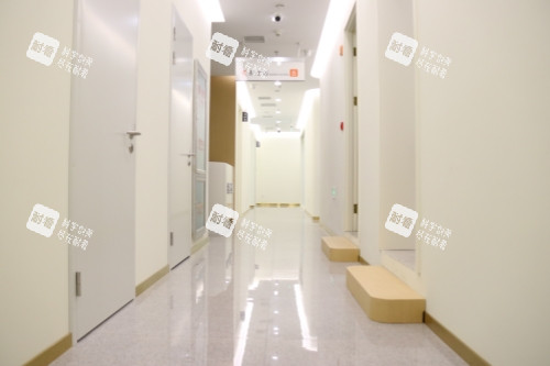 北京禾美嘉医疗美容医院二层走廊