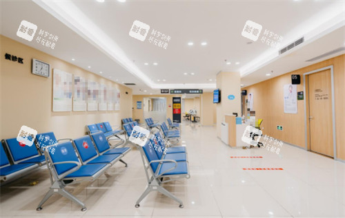 阳江爱尔眼科等候区