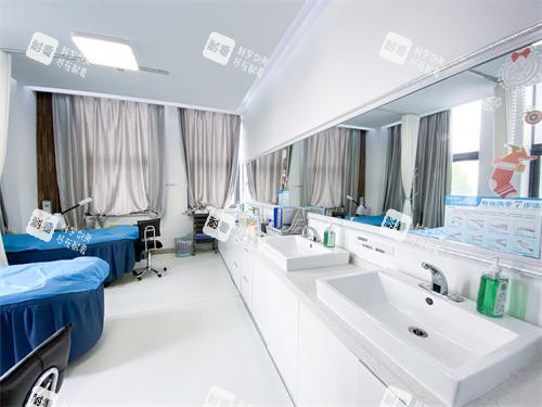 北京小忠丽格京顺医美2楼治疗区环境