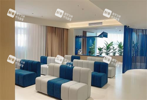 长沙蓝猫眼科候诊区